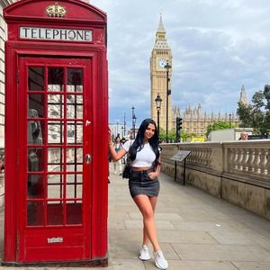 Meet your Posher, Mia